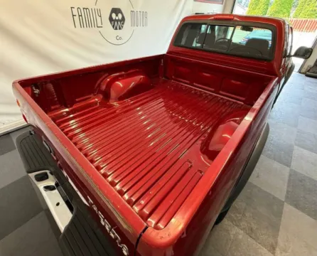 More photos of 2002 Toyota Tacoma V6 at Family Motor Company, OR