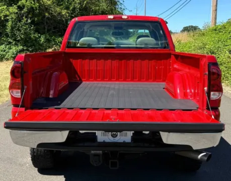 More photos of 2004 Chevrolet Silverado 2500HD LS at Family Motor Company, OR