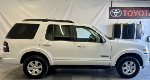 Photos of 2008 Ford Explorer XLT for sale in Tualatin, OR at Family Motor Company