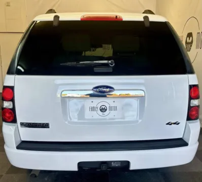 More photos of 2008 Ford Explorer XLT at Family Motor Company, OR