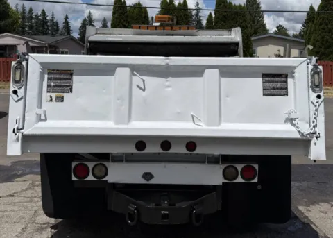More photos of 2011 Ford F-550 Super Duty at Family Motor Company, OR