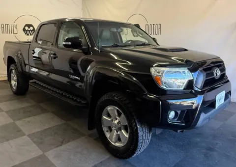 Black 2013 Toyota Tacoma V6 for sale in Tualatin, OR