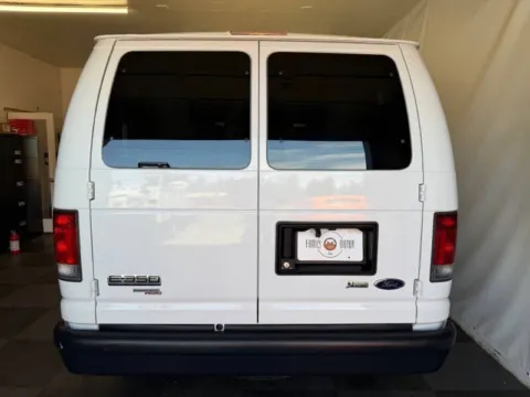 More photos of 2014 Ford E-Series E-350 SD XL at Family Motor Company, OR