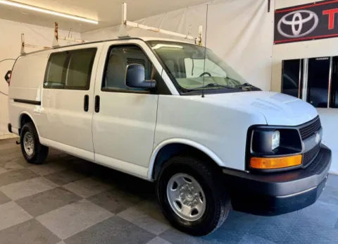 White 2015 Chevrolet Express 2500 for sale in Tualatin, OR