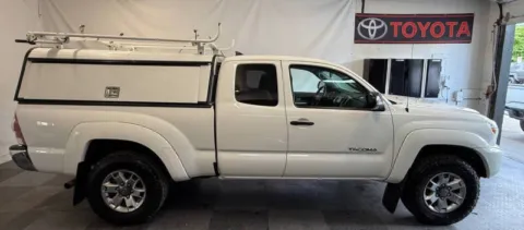 Photos of 2015 Toyota Tacoma PreRunner for sale in Tualatin, OR at Family Motor Company