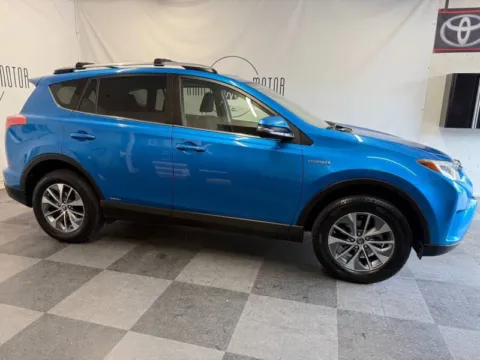 Photos of 2017 Toyota RAV4 Hybrid XLE for sale in Tualatin, OR at Family Motor Company