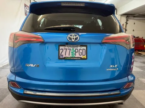 More photos of 2017 Toyota RAV4 Hybrid XLE at Family Motor Company, OR