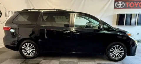 Photos of 2018 Toyota Sienna XLE Premium 8-Passenger for sale in Tualatin, OR at Family Motor Company