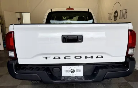 More photos of 2018 Toyota Tacoma SR at Family Motor Company, OR