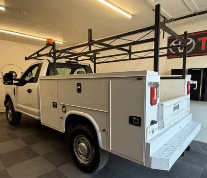 More photos of 2019 Ford F-350 Super Duty at Family Motor Company, OR