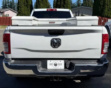 More photos of 2020 RAM 2500 Tradesman at Family Motor Company, OR