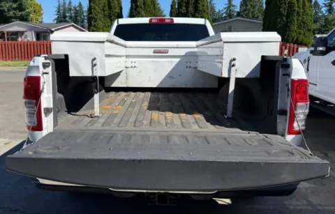 More photos of 2020 RAM 2500 Tradesman at Family Motor Company, OR