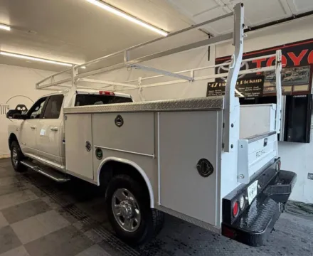 More photos of 2021 RAM 3500 Big Horn at Family Motor Company, OR
