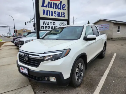 White 2018 Honda Ridgeline RTL Pickup 4D 5 ft for sale in Wadena, MN