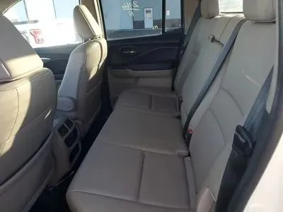 More photos of 2018 Honda Ridgeline RTL Pickup 4D 5 ft at Lunde Auto Sales, MN