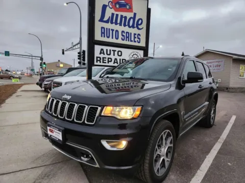 Black 2018 Jeep Grand Cherokee Limited Sterling Edition Sport Utility 4D for sale in Wadena, MN