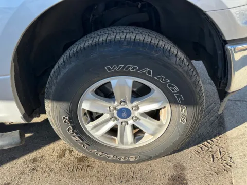 More photos of 2019 Ford F-150 SuperCrew Cab XLT Pickup 4D 5 1/2 ft at Lunde Auto Sales, MN