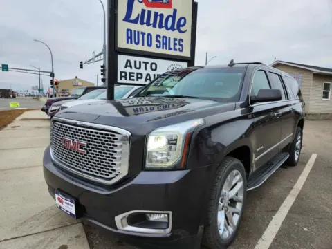 Gray 2017 GMC Yukon XL Denali Sport Utility 4D for sale in Wadena, MN