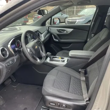 More photos of 2021 Chevrolet Blazer 2LT Sport Utility 4D at Lunde Auto Sales, MN