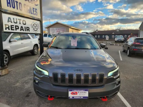 Photos of 2019 Jeep Cherokee TrailHawk Sport Utility 4D for sale in Wadena, MN at Lunde Auto Sales