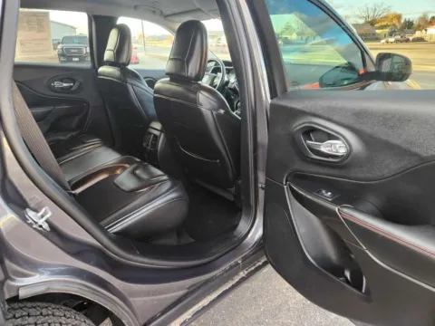 More photos of 2019 Jeep Cherokee TrailHawk Sport Utility 4D at Lunde Auto Sales, MN