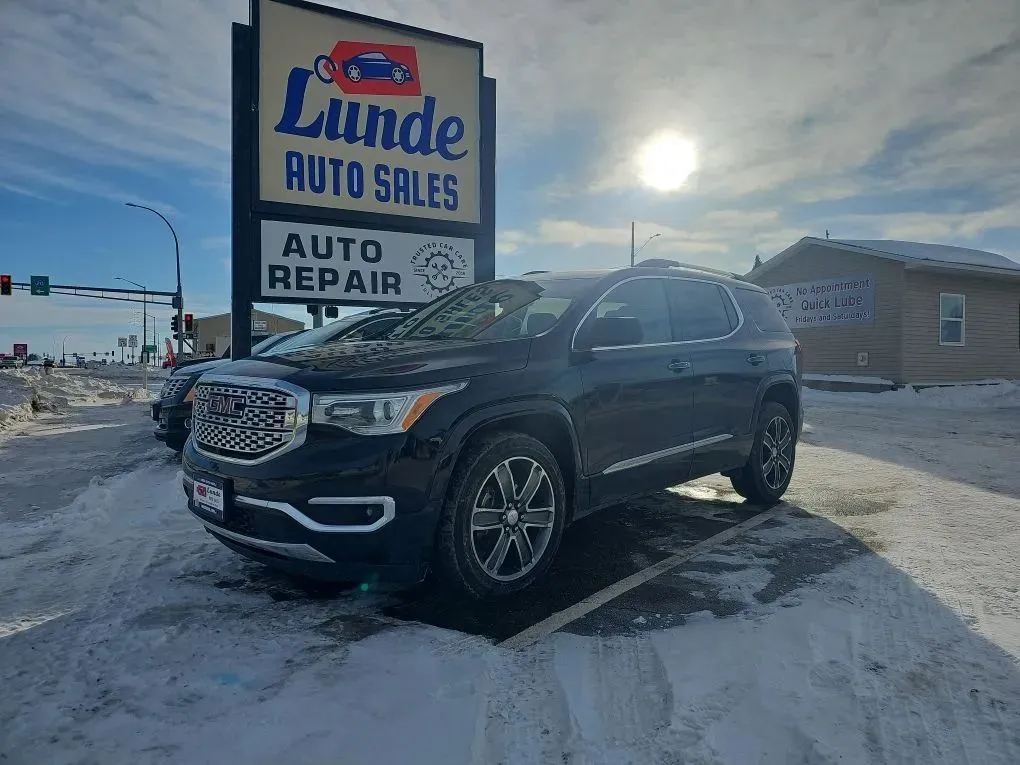 2019 GMC Acadia Denali's photo