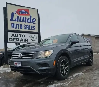 Gray 2021 Volkswagen Tiguan SE 4MOTION Sport Utility 4D for sale in Wadena, MN