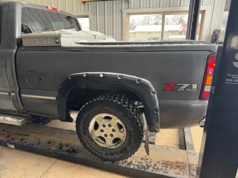 More photos of 2001 Chevrolet Silverado 1500 Extended Cab Short Bed at Lunde Auto Sales, MN