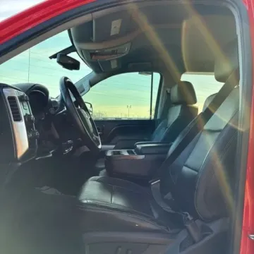 More photos of 2017 Chevrolet Silverado 1500 Crew Cab Z71 LT Pickup 4D 5 3/4 ft at Lunde Auto Sales, MN