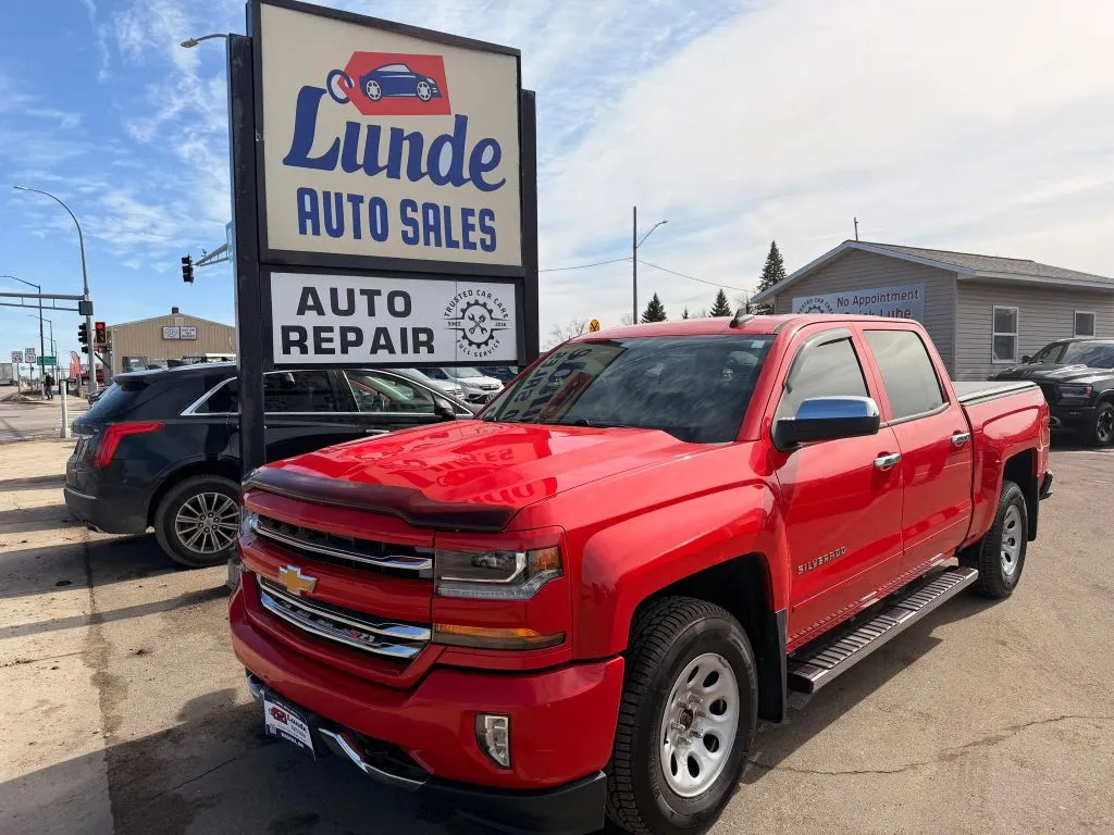 2017 Chevrolet Silverado 1500 Crew Cab Z71 LT Pickup 4D 5 3/4 ft for sale in Wadena, MN