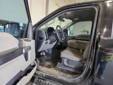 More photos of 2017 Ford F-150 SuperCrew Cab XLT Pickup 4D 5 1/2 ft at Lunde Auto Sales, MN