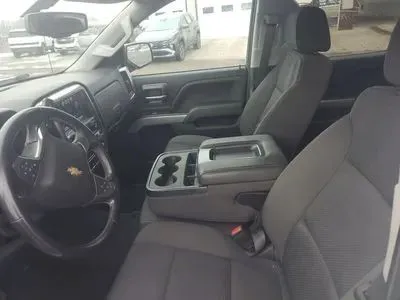 More photos of 2018 Chevrolet Silverado 1500 Crew Cab Z71 LT Pickup 4D 5 3/4 ft at Lunde Auto Sales, MN