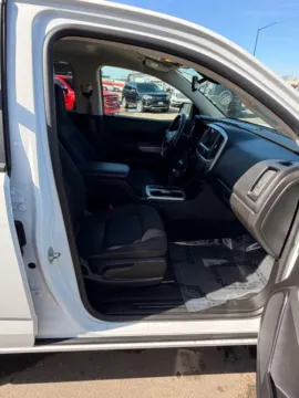 More photos of 2021 Chevrolet Colorado Crew Cab LT Pickup 4D 5 ft at Lunde Auto Sales, MN