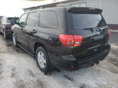 More photos of 2015 Toyota Sequoia SR5 Sport Utility 4D at Lunde Auto Sales, MN