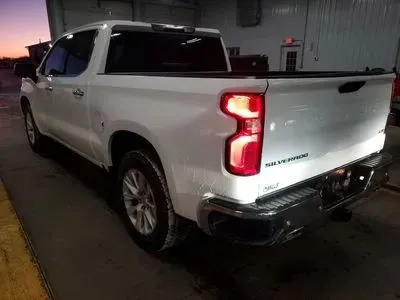 2021 Chevrolet Silverado 1500 Crew Cab - Image 2