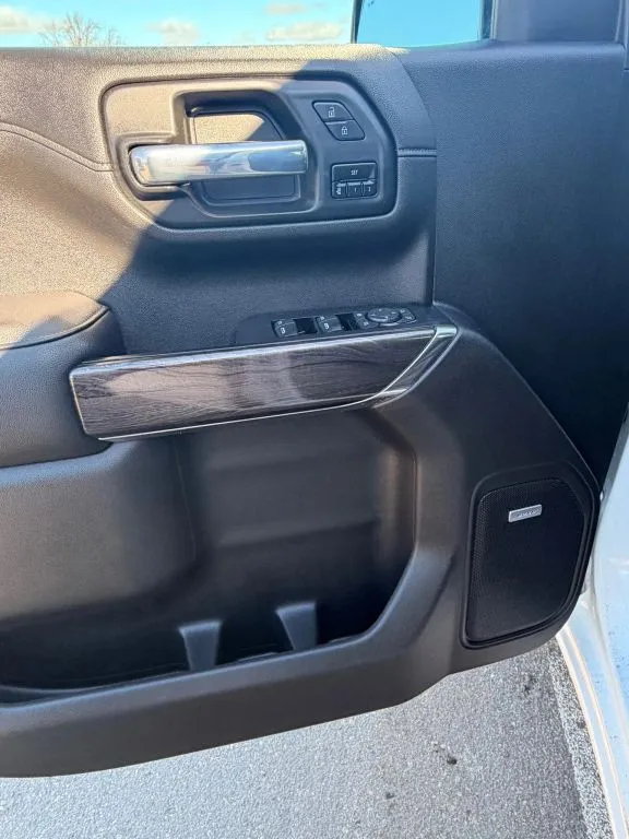 2021 Chevrolet Silverado 1500 LTZ - Photo 16