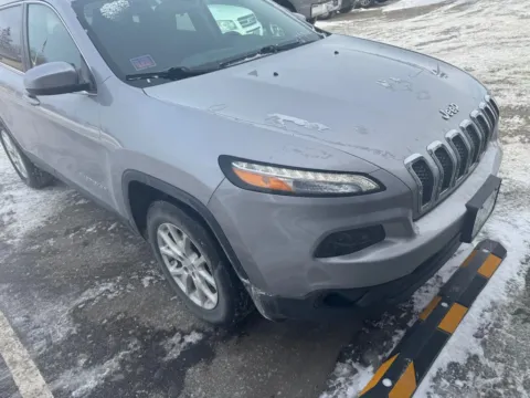 Photos of 2018 Jeep Cherokee Latitude Sport Utility 4D for sale in Wadena, MN at Lunde Auto Sales