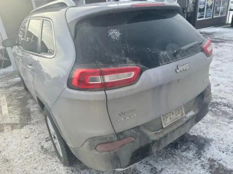 More photos of 2018 Jeep Cherokee Latitude Sport Utility 4D at Lunde Auto Sales, MN