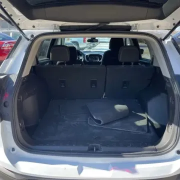 More photos of 2022 GMC Terrain SLE Sport Utility 4D at Lunde Auto Sales, MN