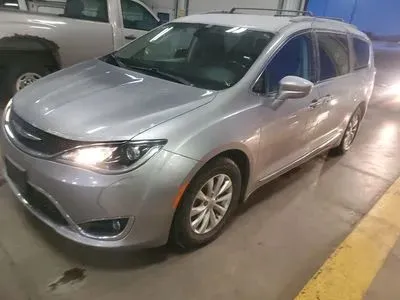 Silver 2017 Chrysler Pacifica Touring-L Minivan 4D for sale in Wadena, MN