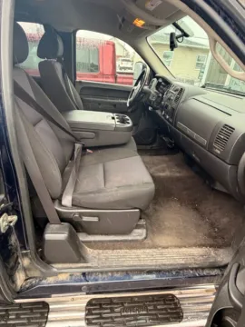 More photos of 2010 Chevrolet Silverado 1500 Extended Cab LT Pickup 4D 6 1/2 ft at Lunde Auto Sales, MN