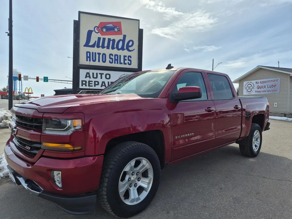 Red 2018 Chevrolet Silverado 1500 Crew Cab Z71 LT Pickup 4D 5 3/4 ft for sale in Wadena, MN