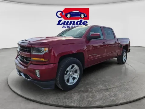 Red 2018 Chevrolet Silverado 1500 Crew Cab Z71 LT Pickup 4D 5 3/4 ft for sale in Wadena, MN