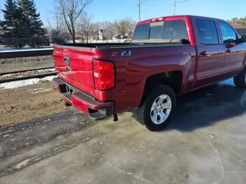 More photos of 2018 Chevrolet Silverado 1500 Crew Cab Z71 LT Pickup 4D 5 3/4 ft at Lunde Auto Sales, MN