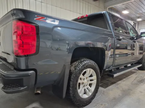 More photos of 2018 Chevrolet Silverado 1500 Crew Cab Z71 LT Pickup 4D 5 3/4 ft at Lunde Auto Sales, MN