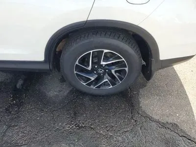 More photos of 2016 Honda CR-V SE Sport Utility 4D at Lunde Auto Sales, MN