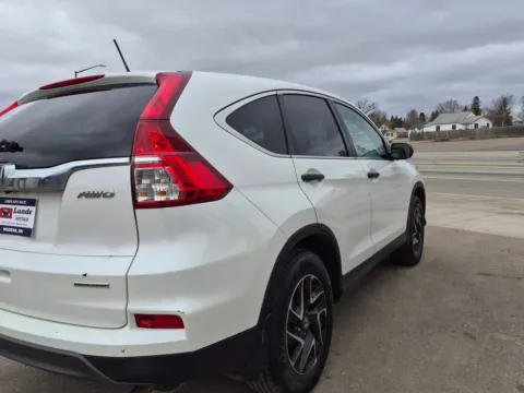 More photos of 2016 Honda CR-V SE Sport Utility 4D at Lunde Auto Sales, MN