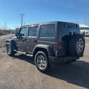 More photos of 2018 Jeep Wrangler Unlimited Rubicon (JK) Sport Utility 4D at Lunde Auto Sales, MN