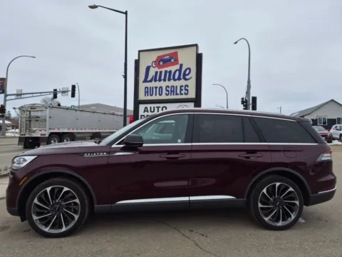 Photos of 2021 Lincoln Aviator Reserve Sport Utility 4D for sale in Wadena, MN at Lunde Auto Sales