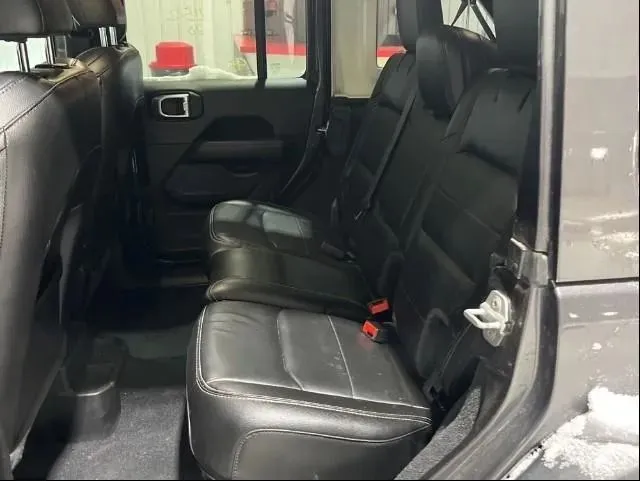 2020 Jeep Wrangler Unlimited Sahara - Photo 12